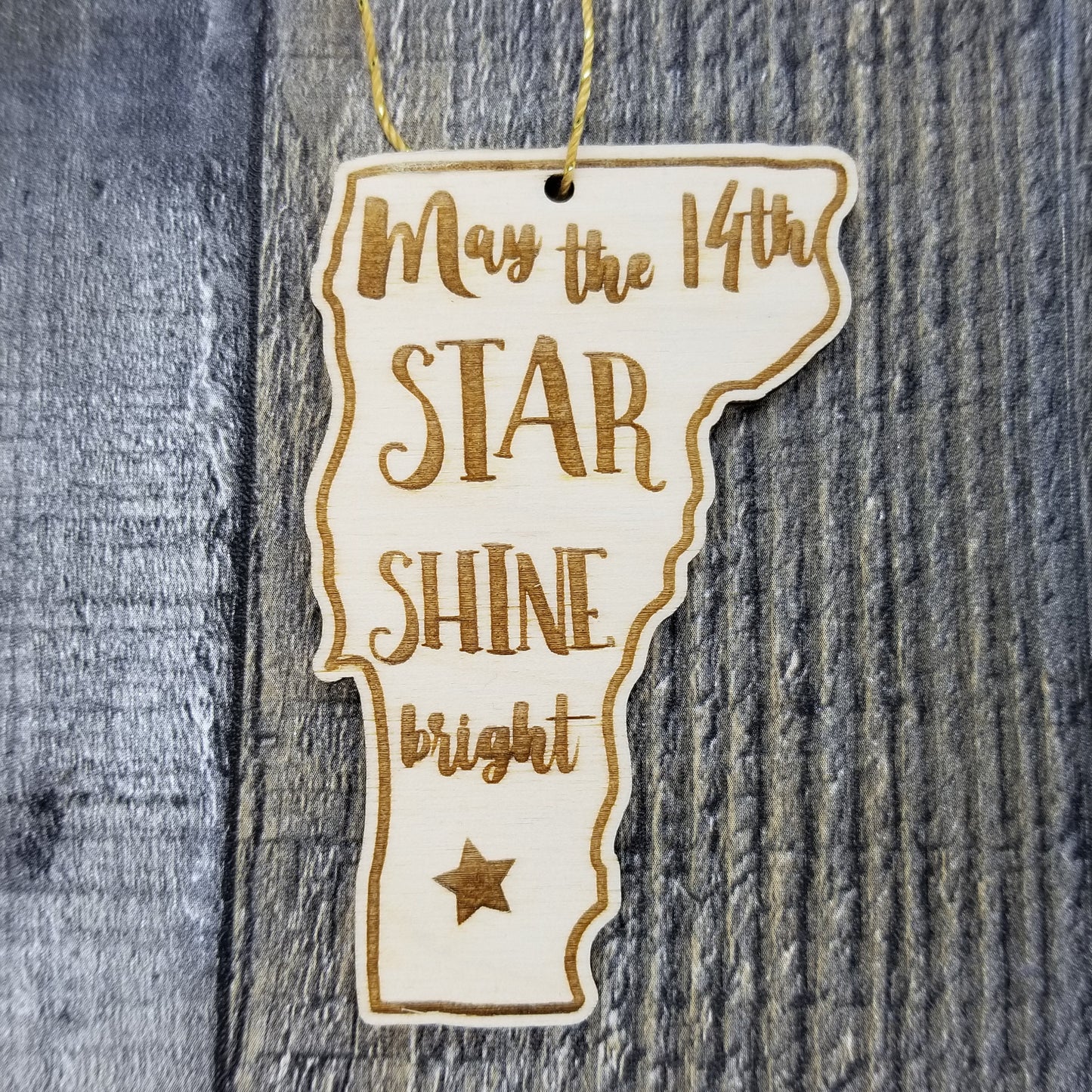 Wholesale Vermont Wood Ornament -  VT State Shape with State Motto Souvenir