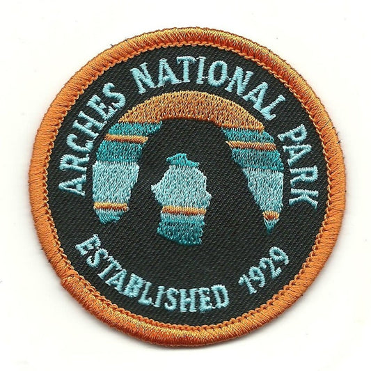 Arches National Park Patch - Utah Travel Patch Iron On – UT Souvenir Embellishment Applique – Travel Gift 2.5" Delicate Arch Sandstone